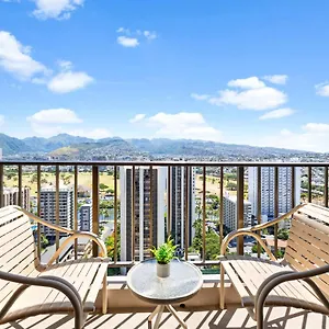Stunning Mountain View Condo, Near With Parking Honolulu